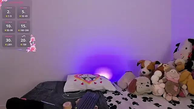 Discover our girls online shows and discover the company of countless livestreamers, with stunning shapes, sex toys and more.