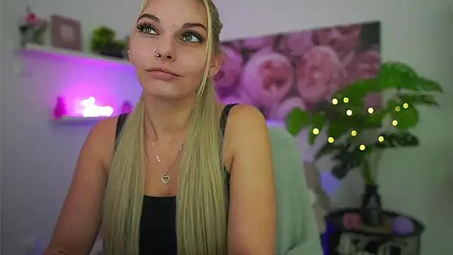 Vanda_Lust from StripChat is Freechat
