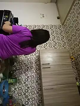 vanessa-titisM from StripChat is Freechat