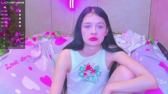 Discover our girls online shows and discover the company of countless livestreamers, with stunning shapes, sex toys and more.
