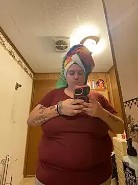 vanessraine from StripChat is Freechat