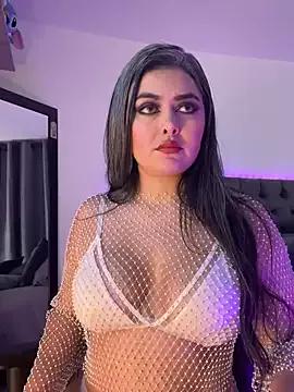 Discover our girls online shows and discover the company of countless livestreamers, with stunning shapes, sex toys and more.