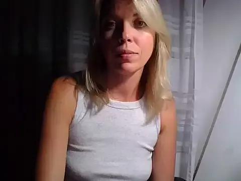 VelvetLove287 from StripChat
