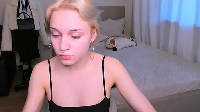 VelvetVixen155 from StripChat