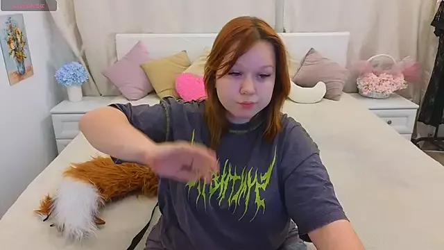 Discover our girls online shows and discover the company of countless livestreamers, with stunning shapes, sex toys and more.