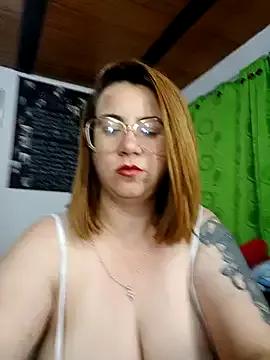 Discover our girls online shows and discover the company of countless livestreamers, with stunning shapes, sex toys and more.