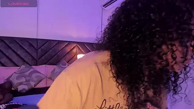 vennus1_ from StripChat