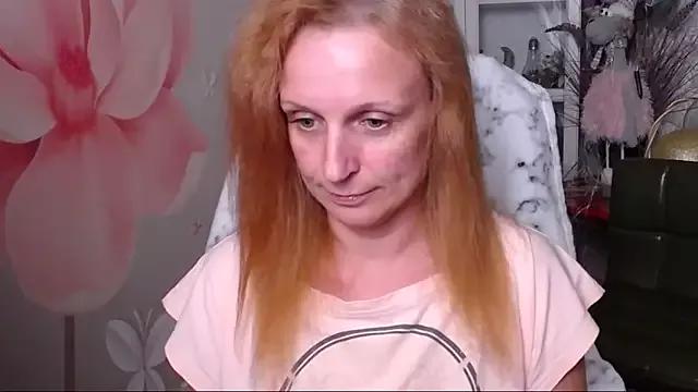 Discover our girls online shows and discover the company of countless livestreamers, with stunning shapes, sex toys and more.