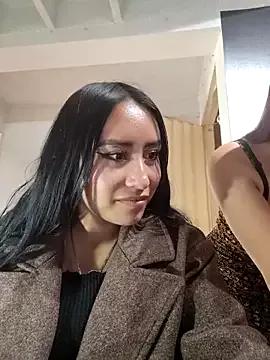Discover our girls online shows and discover the company of countless livestreamers, with stunning shapes, sex toys and more.