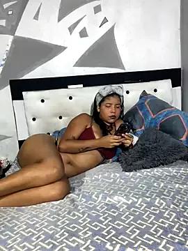 veronica_and_bryan from StripChat is Freechat