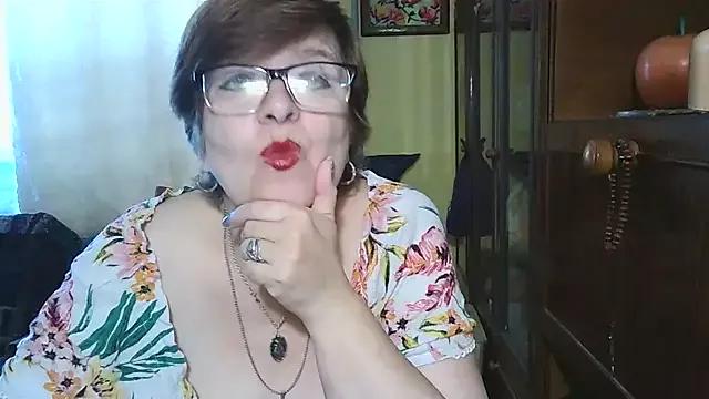 Discover our girls online shows and discover the company of countless livestreamers, with stunning shapes, sex toys and more.
