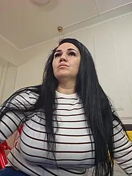 Discover our girls online shows and discover the company of countless livestreamers, with stunning shapes, sex toys and more.