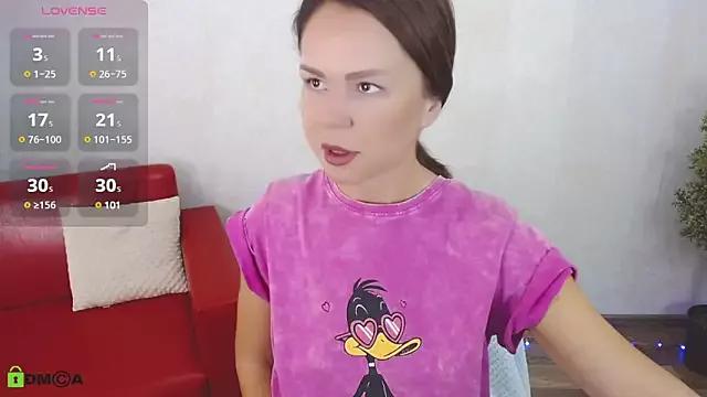 Discover our girls online shows and discover the company of countless livestreamers, with stunning shapes, sex toys and more.