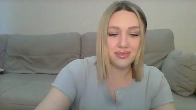 Discover our girls online shows and discover the company of countless livestreamers, with stunning shapes, sex toys and more.