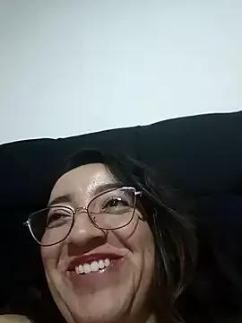 Viiolet_Rosse webcams show profile image 