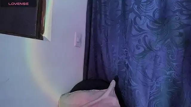 Viioletthott7 from StripChat