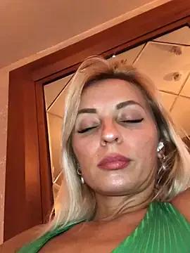 VikaBunny1 from StripChat is Freechat