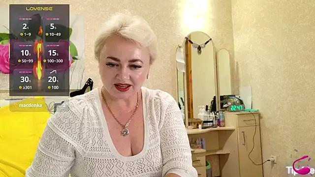 Viki100paradise from StripChat