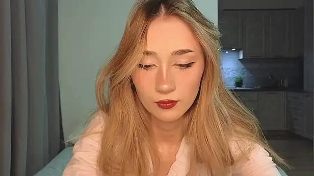 VikiSea from StripChat