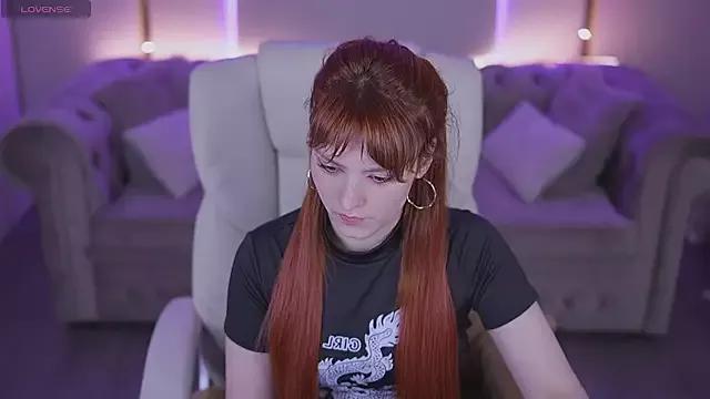 VikkyLoveRed from StripChat is Freechat