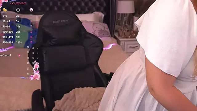 VinnaSky from StripChat