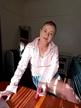 Vintasia from StripChat is Freechat