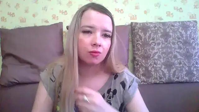 Discover our girls online shows and discover the company of countless livestreamers, with stunning shapes, sex toys and more.