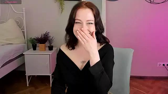 Discover our girls online shows and discover the company of countless livestreamers, with stunning shapes, sex toys and more.
