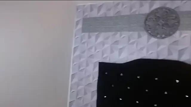 Violet_purple_h webcams show profile image 