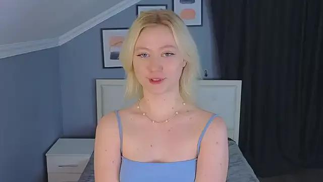 Discover our girls online shows and discover the company of countless livestreamers, with stunning shapes, sex toys and more.
