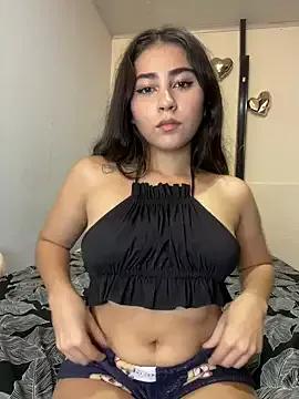 Discover our girls online shows and discover the company of countless livestreamers, with stunning shapes, sex toys and more.
