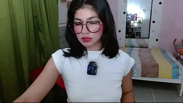 Violett_11 from StripChat is Freechat