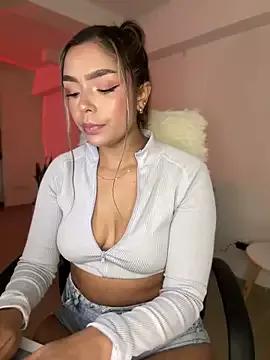 Violettaa18 webcams show profile image 