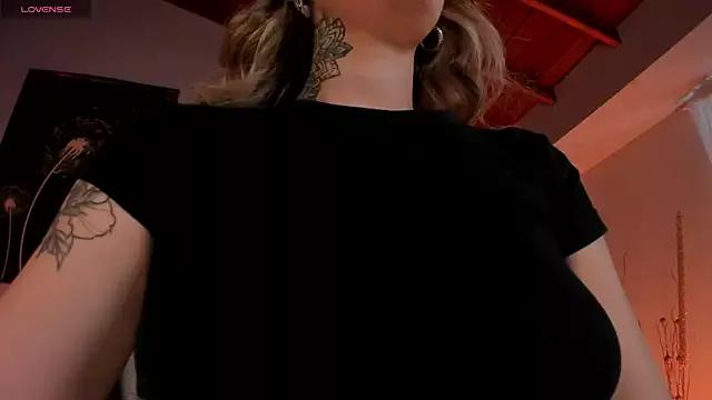 ViolettHansson from StripChat is Freechat