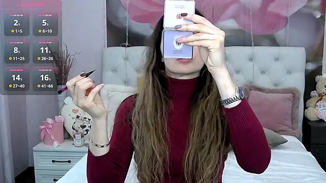 Discover our girls online shows and discover the company of countless livestreamers, with stunning shapes, sex toys and more.