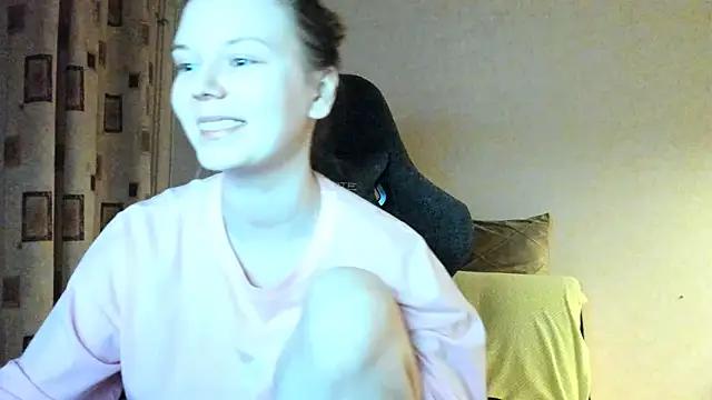 Discover our girls online shows and discover the company of countless livestreamers, with stunning shapes, sex toys and more.