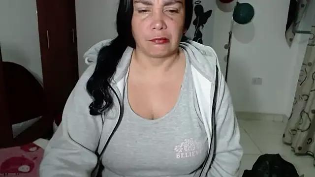 Vivian_milf_paint from StripChat