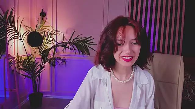 Discover our girls online shows and discover the company of countless livestreamers, with stunning shapes, sex toys and more.