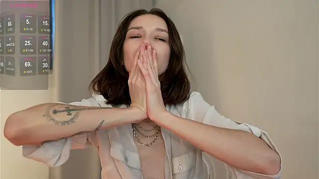 VivianLy_ from StripChat