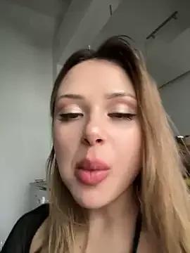 ViViBest01 from StripChat