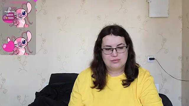 Discover our girls online shows and discover the company of countless livestreamers, with stunning shapes, sex toys and more.