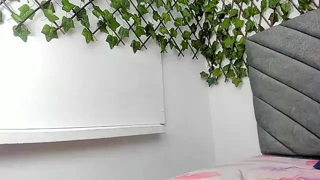 vsusanaper from StripChat is Freechat