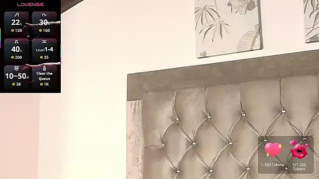 Discover our girls online shows and discover the company of countless livestreamers, with stunning shapes, sex toys and more.