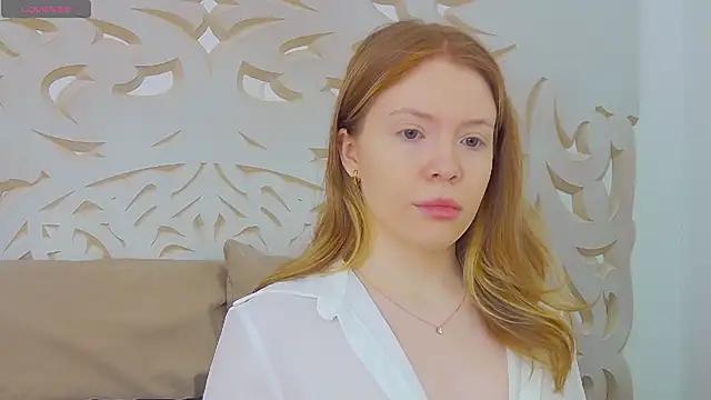 Discover our girls online shows and discover the company of countless livestreamers, with stunning shapes, sex toys and more.