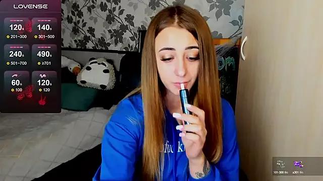 Discover our girls online shows and discover the company of countless livestreamers, with stunning shapes, sex toys and more.