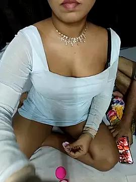 Webrowncouple from StripChat is Freechat