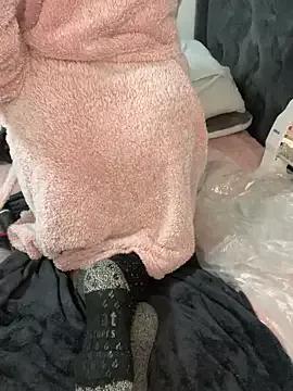 wellbuiltDiosa from StripChat is Freechat