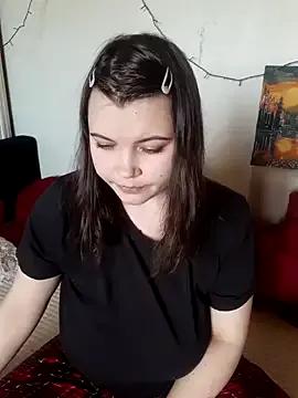Discover our girls online shows and discover the company of countless livestreamers, with stunning shapes, sex toys and more.