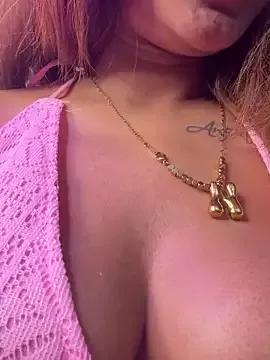 Wet_BunNYYYY_BABYYYYYYYYY from StripChat is Freechat