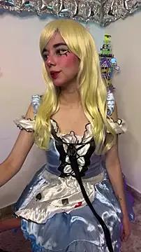 Discover our girls online shows and discover the company of countless livestreamers, with stunning shapes, sex toys and more.